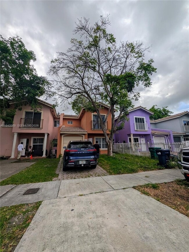 Foto del edificio - 825 SW 6th Pl