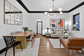 Building Photo - 407 West Dr