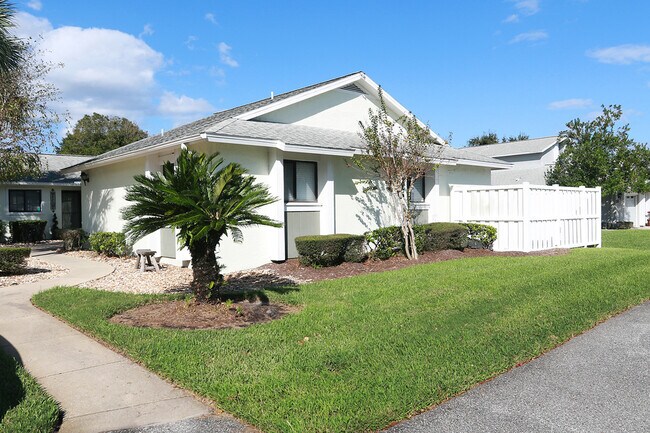Building Photo - 41 Lake Forest Pl