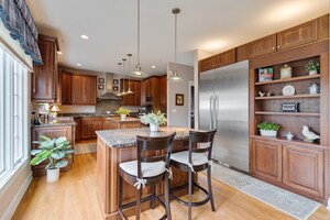Foto del edificio - 632 Sycamore Rd