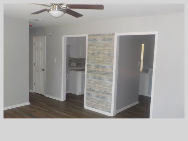 Building Photo - 106 Pecos St
