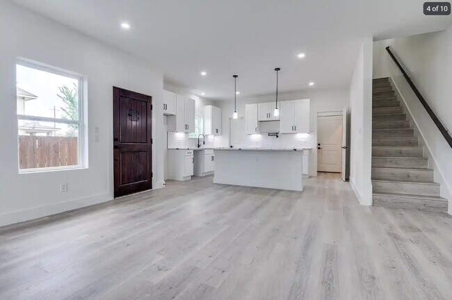 Foto del edificio - Room in Duplex on Wendelkin St