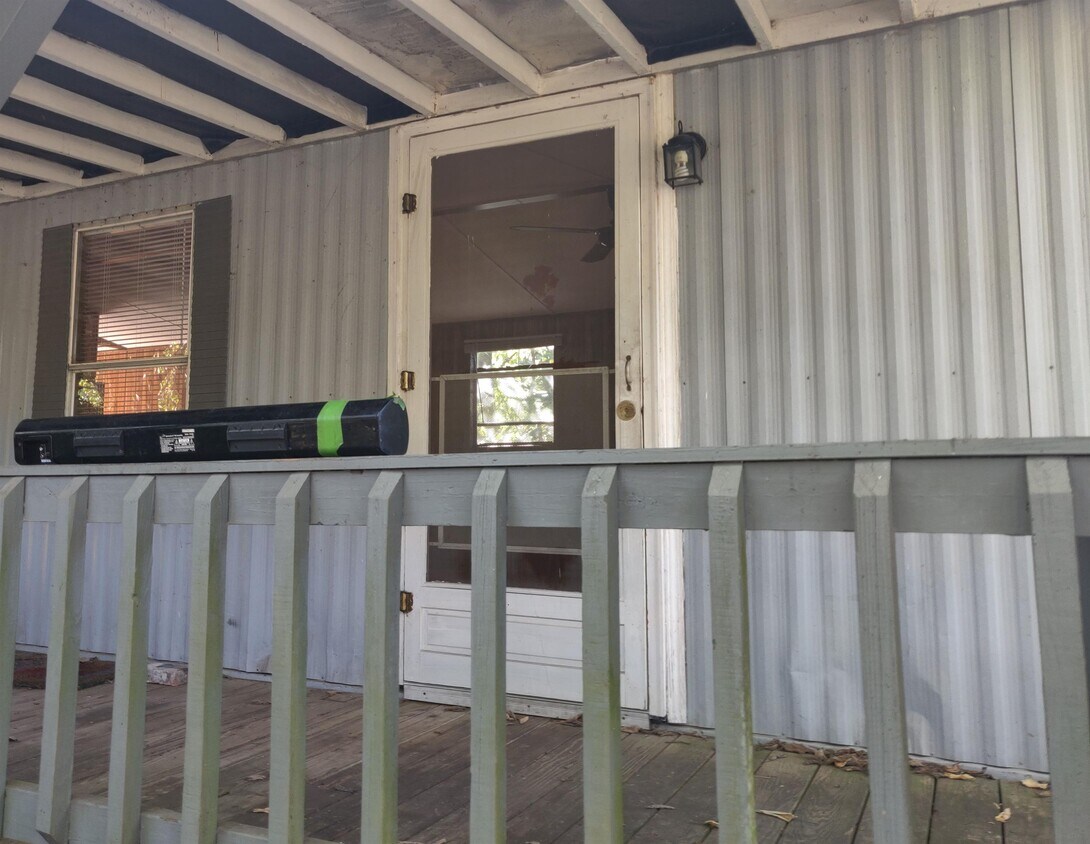 Foto del edificio - 926 Frashier Rd