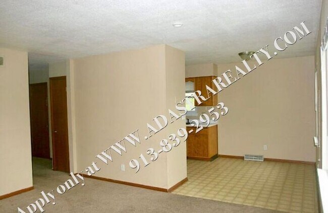 Building Photo - Charming 2 Bed 1 Bath in Independance-Available NOW!!