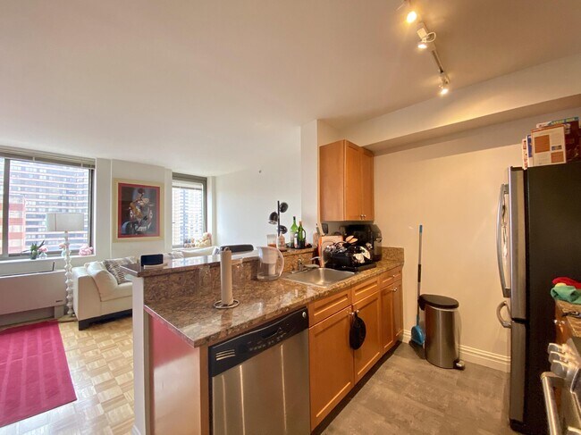Building Photo - 1500 Lexington Avenue