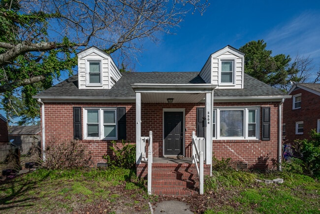 Photo - Charming 4-bedroom Cape Cod residence. House