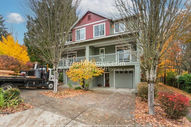 Building Photo - Enchanting 3-Bedroom Townhome in Hillsdale...