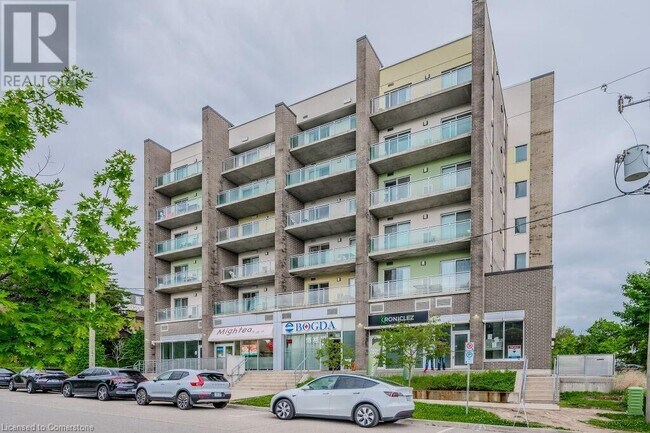Building Photo - 62 Balsam St