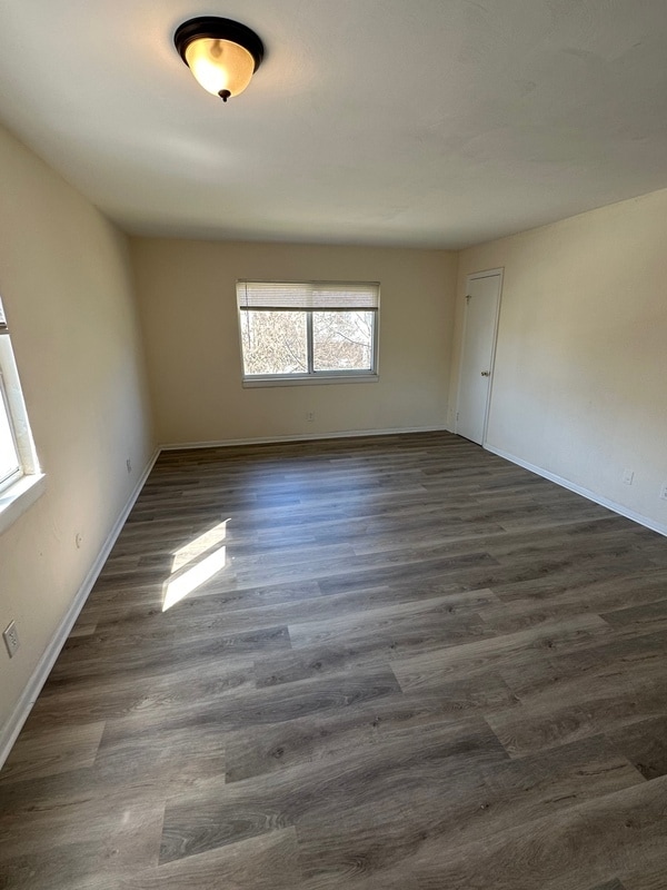 Building Photo - 1063 W 48th St