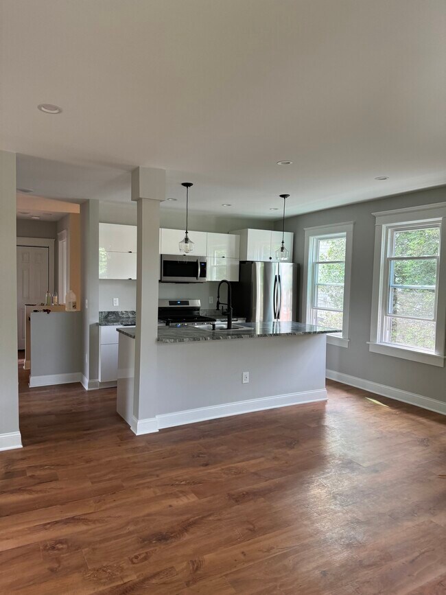 Foto del edificio - 76 Norwood Ave