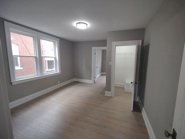 Foto del edificio - Modern Rehab in Prime Richmond Heights Location | New Appliances + W/D