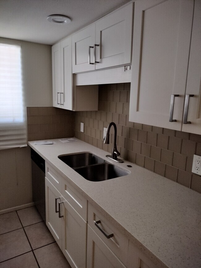 Foto del edificio - 7126 N 19th Ave