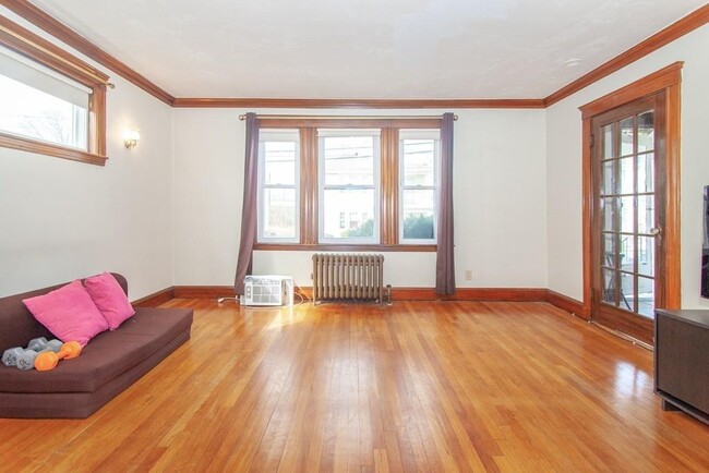 Building Photo - 27 Rangeley St