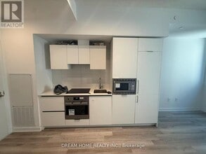 Building Photo - 238 Simcoe St