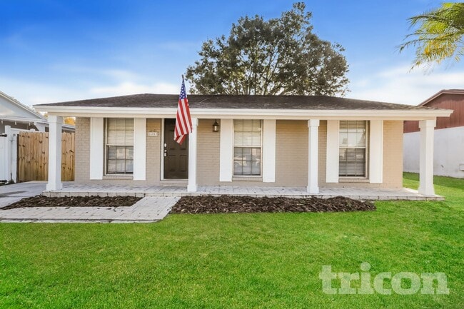 Building Photo - 16013 Woodpine Dr