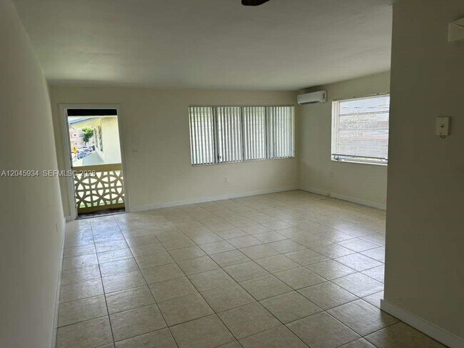 Foto del edificio - 11925 NE 19th Dr