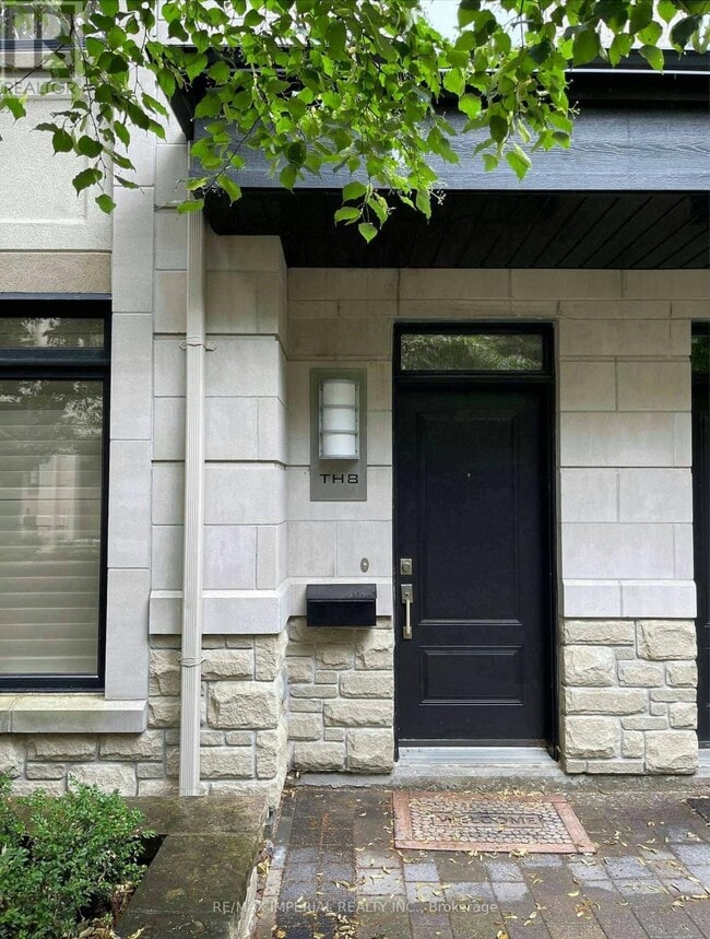 Building Photo - 5 Oakburn Crescent