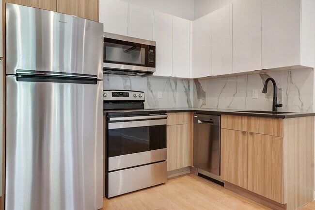 Foto del edificio - 352 Rutland Rd