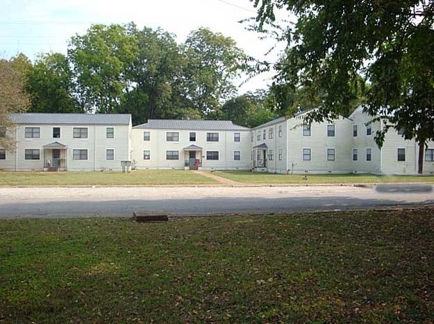 Primary Photo - 600 E 6th St
