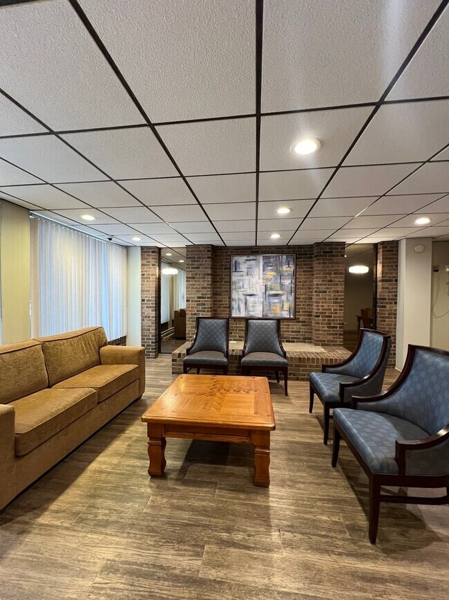 Foto del edificio - 2320 N Nordica Ave