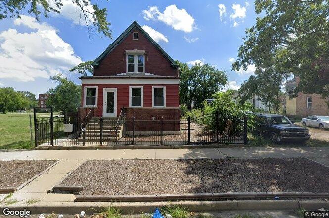 Primary Photo - 7029 S May St