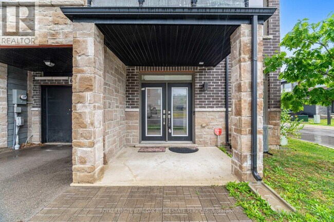 Photo du bâtiment - 30 Times Square Blvd