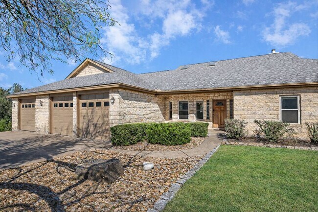 Building Photo - 945 Wesley Ridge Dr