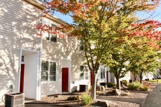 Building Photo - 222 Summerhill Dr