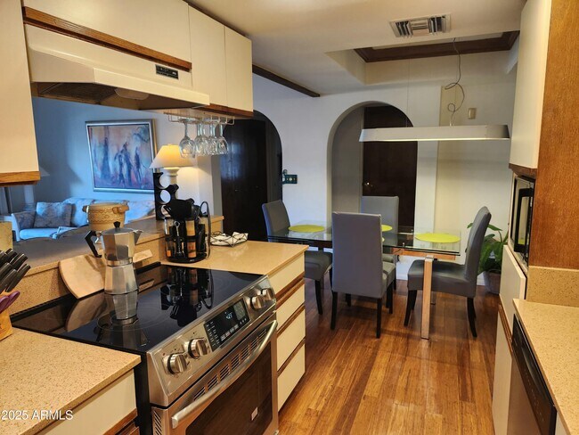 Foto del edificio - 7557 N Dreamy Draw Dr