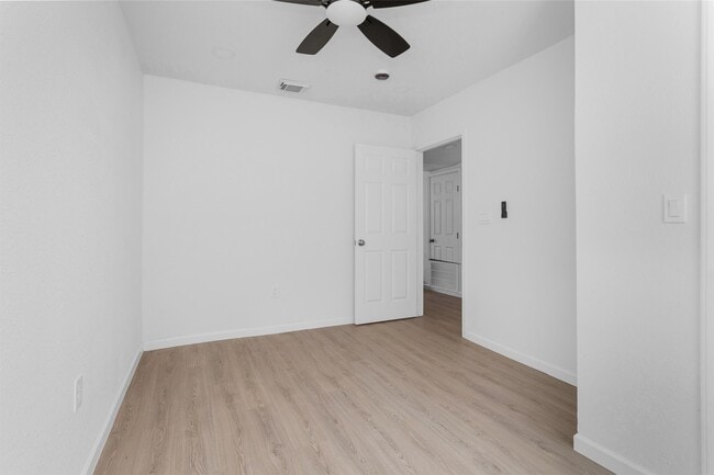 Building Photo - 16016 Green Manor Dr