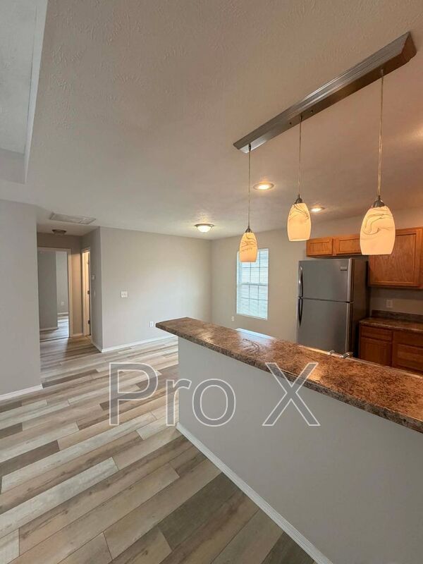 Building Photo - 4506 E Chipmunk Ln