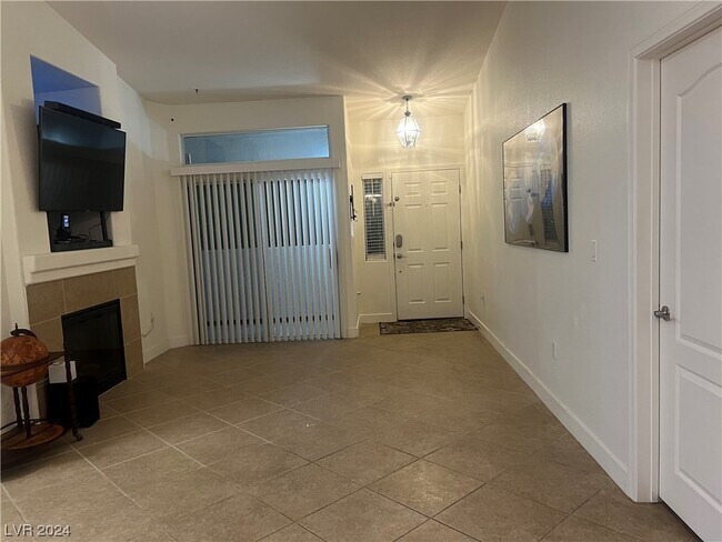 Building Photo - 3350 Cactus Shadow St