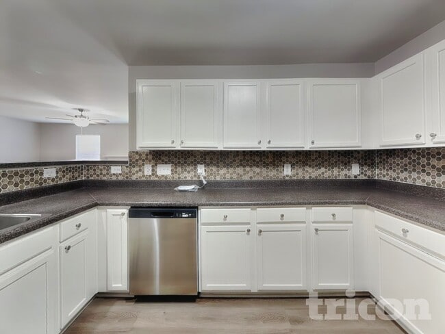 Building Photo - 1609 Extine Ln