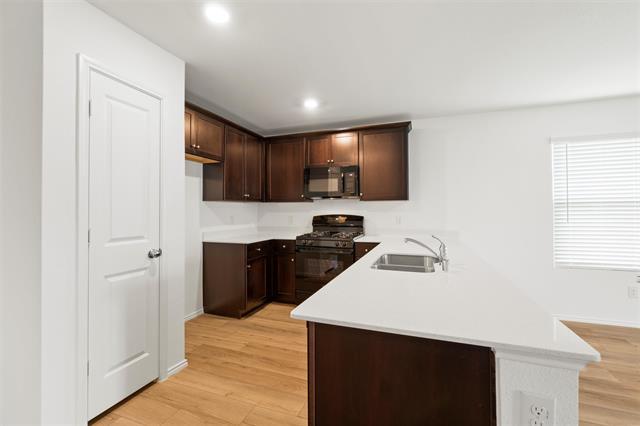 Building Photo - 1708 Helmoken Falls Dr