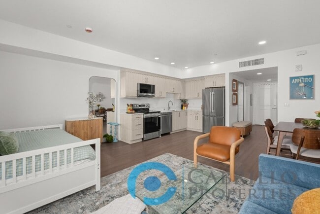 Interior Photo - Vadara West