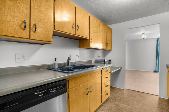 Building Photo - North Ridge Heights