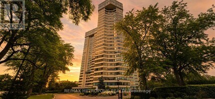 Building Photo - 1300 Bloor St