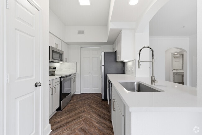 Interior Photo - Jackson Hill