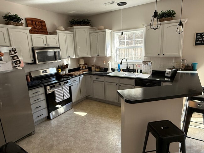 Building Photo - 8824 Spindlewood Ln