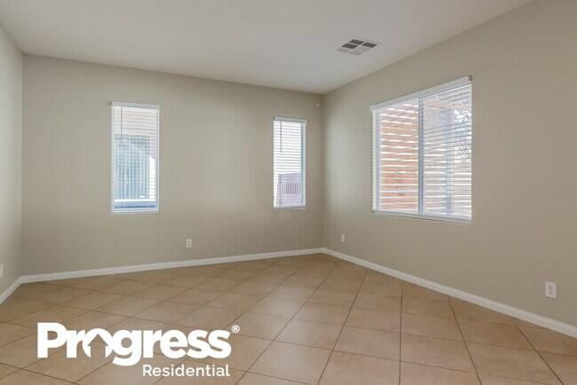 Building Photo - 4420 E Azure Ave