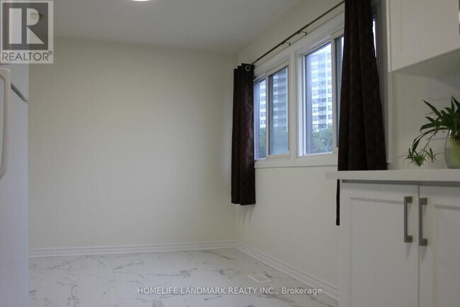 Building Photo - 254 Sprucewood Ct