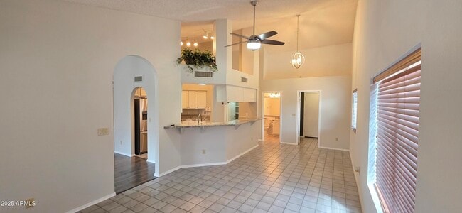 Building Photo - 1601 W Oakland St