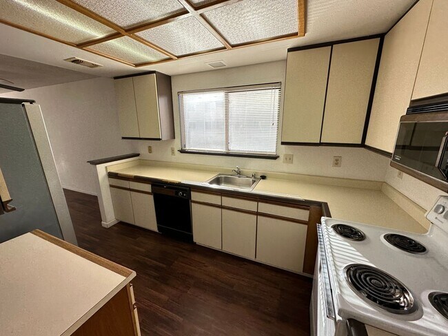 Foto del edificio - *MOVE IN BONUS* 2 Bed 2 Bath Condo In Waln...