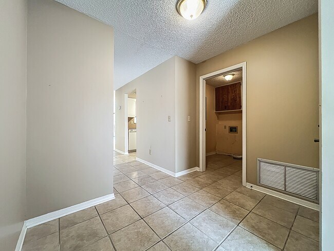 Foto del edificio - 330 Markley Ct