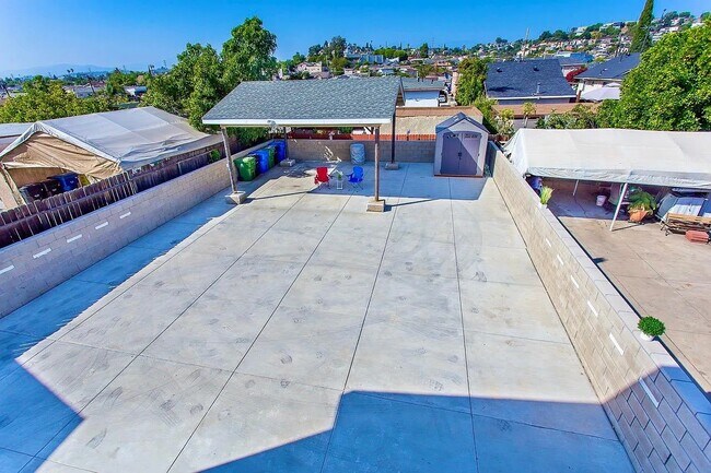 Building Photo - 3229 Malabar St