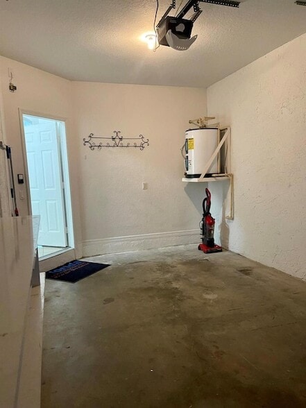 Building Photo - 3604 Sonoma Dr