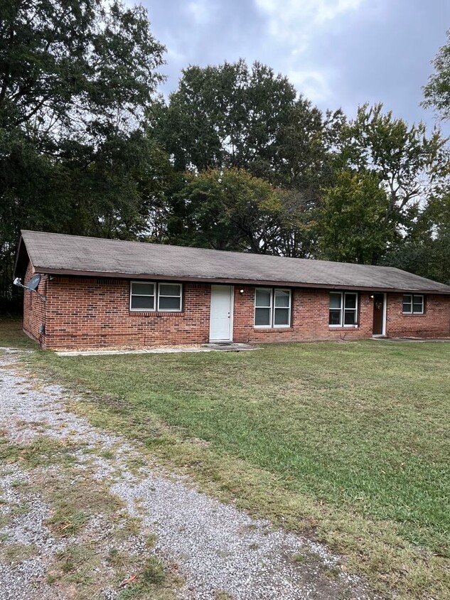 Primary Photo - 2 bedroom duplex for rent, Tullahoma TN