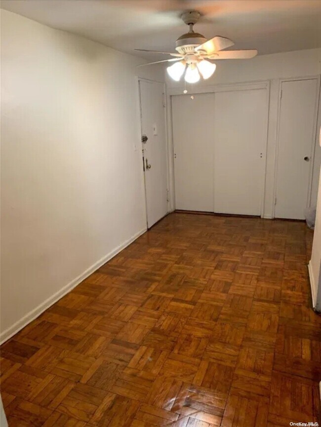Foto del edificio - 94-31 60th Ave