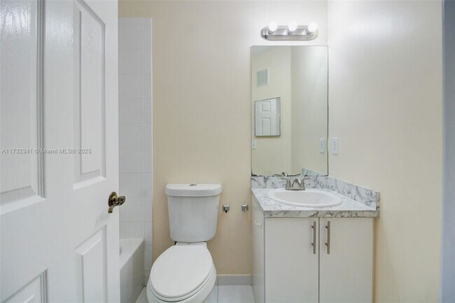 Foto del edificio - 2205 SE 23rd Rd