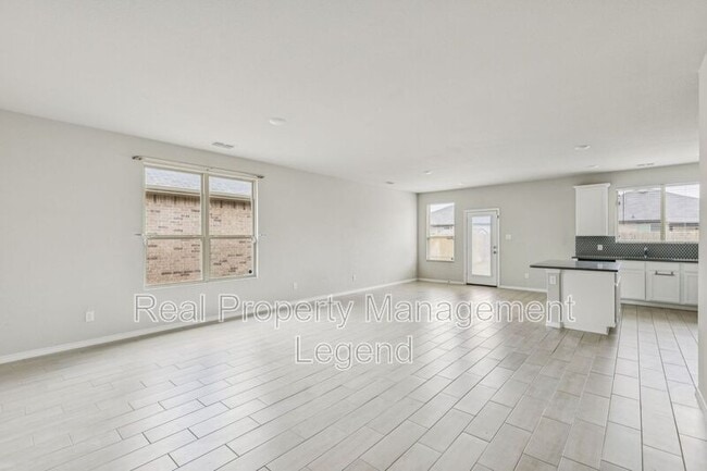 Foto del edificio - 968 Ravenwood Ln